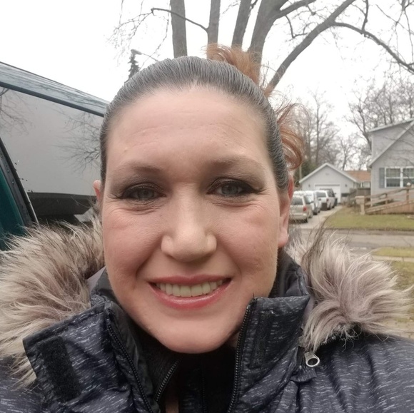 Meet your Posher, Sara - Picture 1 of 1